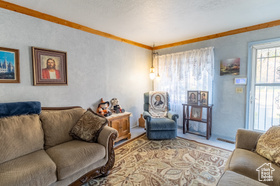 Photo 3 for 751 W Paxton Ave