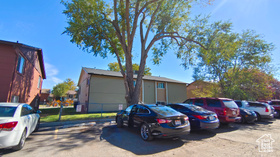 Photo 2 for 2530 S Parkcrest Dr