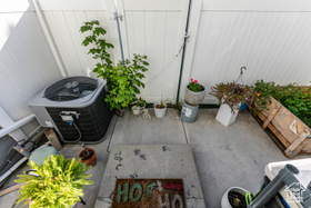 Photo 4 for 475 N Redwood Rd #31
