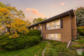 Photo 1 for 209 E Dorchester Dr