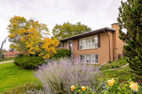 Photo 2 for 209 E Dorchester Dr