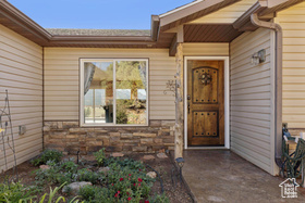 Photo 2 for 370 E Foothill Cir