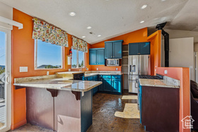 Photo 5 for 370 E Foothill Cir