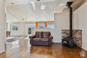 Photo 4 for 370 E Foothill Cir