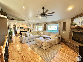 Photo 4 for 830 N 2140 West