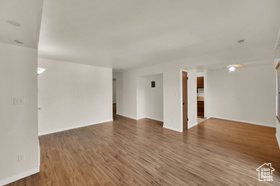 Photo 4 for 5519 S Willow Ln #C