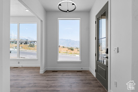 Photo 4 for 4323 N Maple Hollow Blvd #114