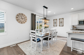 Photo 4 for 129 E Bliss Dr