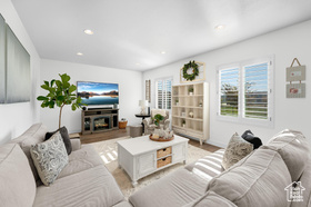 Photo 5 for 129 E Bliss Dr