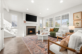 Photo 4 for 1331 E Foxmont Ln