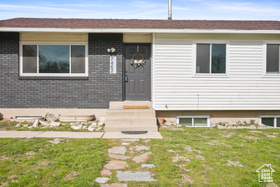 Photo 2 for 7462 W Jefferson Rd