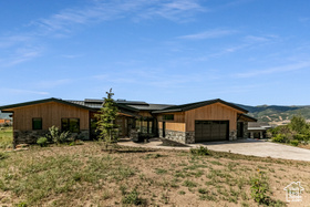 Photo 2 for 1180 E Longview Dr