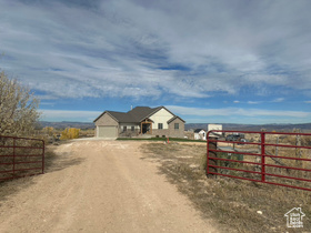 Photo 4 for 2101 E Goose Ranch Rd