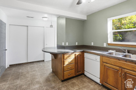 Photo 5 for 423 E Crescent Dr