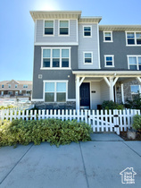 Photo 2 for 1022 W Painted Horse Ln