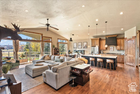 Photo 6 for 823 W Summit Haven Cir