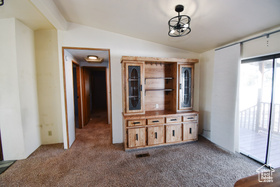 Photo 3 for 629 E Millard St