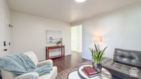 Photo 5 for 213 W Arbor Dr