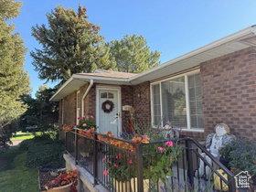 Photo 2 for 4565 W Lennox Dr