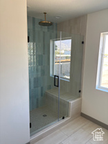 Photo 4 for 1053 W Linden Ln #34