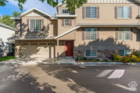 Photo 2 for 185 E Majestic Elms Pl