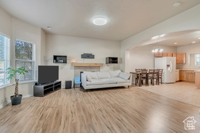 Photo 3 for 2356 W Montcalm Dr