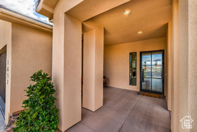 Photo 6 for 1652 E Howard Ln