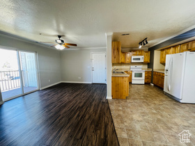 Photo 4 for 8198 N Cedar Springs Rd #T6