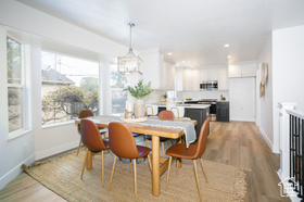 Photo 3 for 2216 W Birdsong Rd