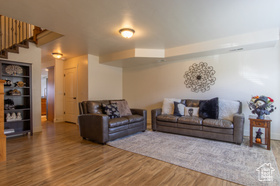 Photo 3 for 210 S Tamarak Cir