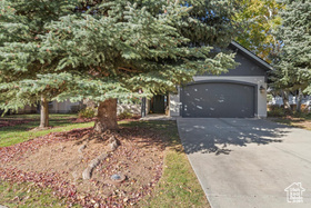 Photo 5 for 1097 N Matterhorn Ct