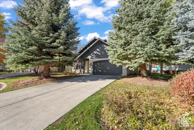 Photo 3 for 1097 N Matterhorn Ct