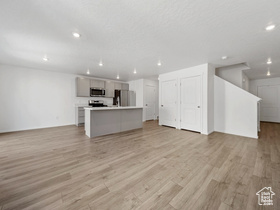 Photo 4 for 1833 N Blue Iris Ave #1073