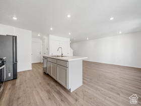 Photo 5 for 1833 N Blue Iris Ave #1073