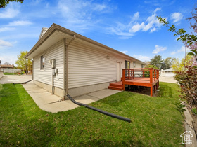 Photo 3 for 704 W Daisy Ln