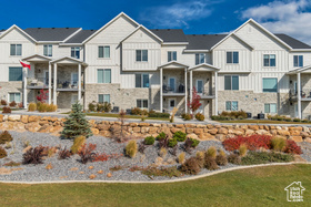 Photo 3 for 1017 W Vista Ridge Dr #120