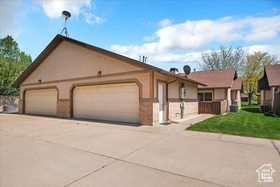 Photo 3 for 269 River Cove Dr