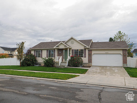 Photo 3 for 11671 S Clintwood Dr
