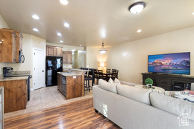 Photo 5 for 1253 N Baycrest Dr