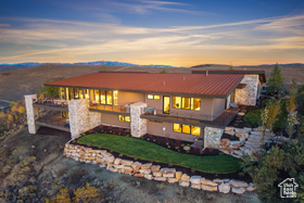 Photo 3 for 3733 E Aspen Pt