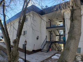 Photo 1 for 576 E Vine St #3B