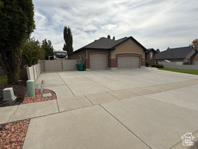 Photo 2 for 818 N 2625 West