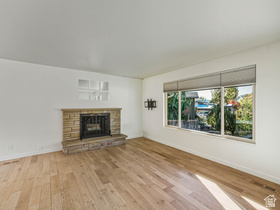 Photo 6 for 2036 E Highland View Cir