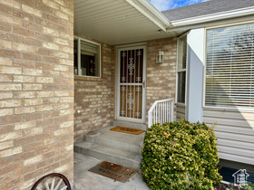 Photo 3 for 160 W Hidden Hollow Cir