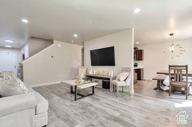 Photo 2 for 5209 W Courtly Ln