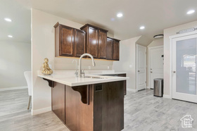 Photo 6 for 5209 W Courtly Ln