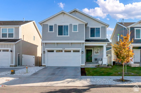 Photo 1 for 1137 E Commodore Ln #43