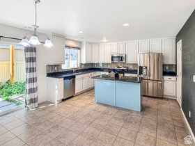 Photo 2 for 920 W Stonehaven Dr