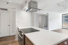 Photo 4 for 230 E Broadway #506