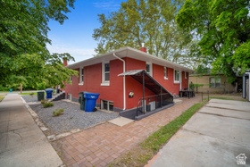 Photo 3 for 2634 Quincy Ave